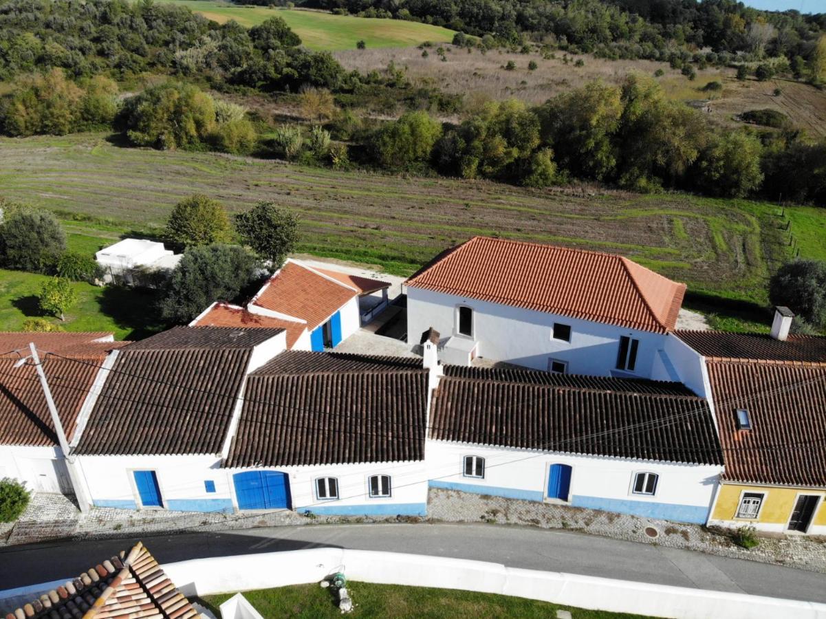 Azoia 10 - Hostel & Casas De Campo Azoia de Baixo Exteriör bild